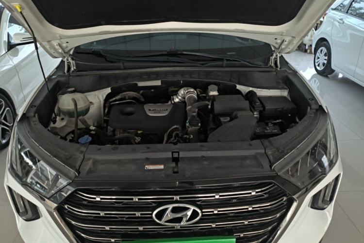 Used Hyundai Tucson 2020 280TGDi Two-Wheel-Drive GLS Fashion Edition China VI Standard Engine Bay