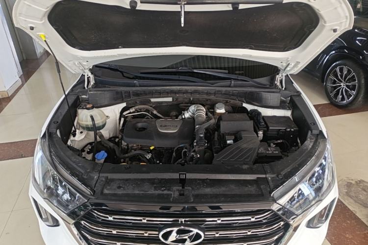 Used Hyundai Tucson 2020 280TGDi Two-Wheel-Drive GLS Fashion Edition China VI Standard Engine Bay