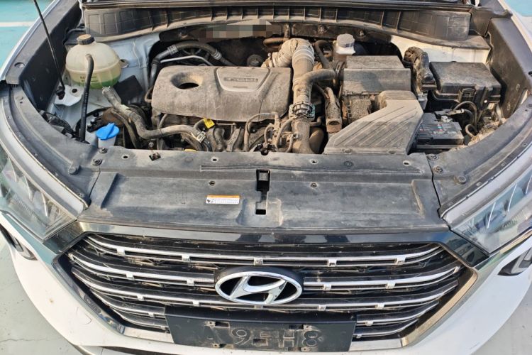 Used Hyundai Tucson 2020 280TGDi Two-Wheel-Drive GLS Fashion Edition China VI Standard Engine Bay