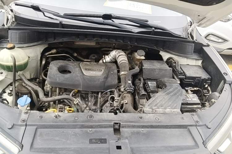 Used Hyundai Tucson 2020 280TGDi Two-Wheel-Drive GLS Smart Connectivity Version China VI Standard Engine Bay
