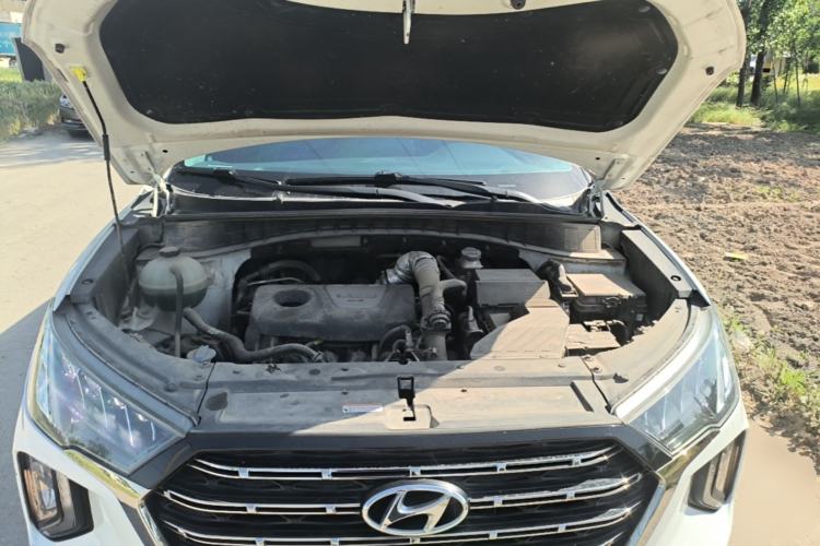 Used Hyundai Tucson 2020 280TGDi Two-Wheel-Drive GLS Fashion Edition China VI Standard Engine Bay