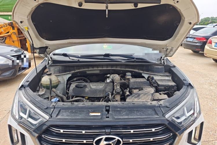 Used Hyundai Tucson 2020 280TGDi Two-Wheel-Drive GLS Smart Connectivity Version China VI Standard Engine Bay