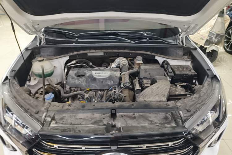 Used Hyundai Tucson 2020 280TGDi Two-Wheel-Drive GLS Smart Connectivity Version China VI Standard Engine Bay