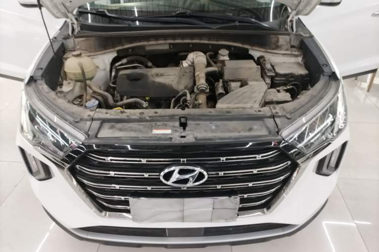 Used Hyundai Tucson 2020 280TGDi Two-Wheel-Drive GLS Fashion Edition China VI Standard Engine Bay