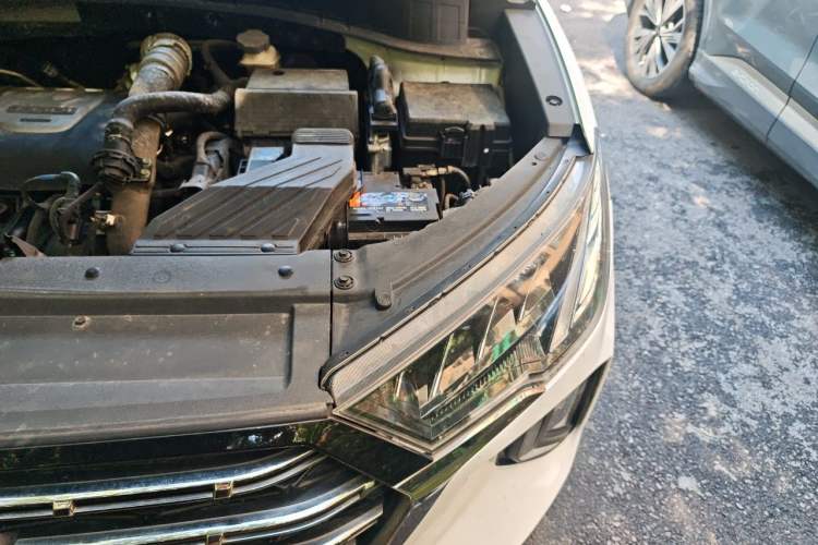 Used Hyundai Tucson 2020 280TGDi Two-Wheel-Drive GLS Fashion Edition China VI Standard Engine Bay Left