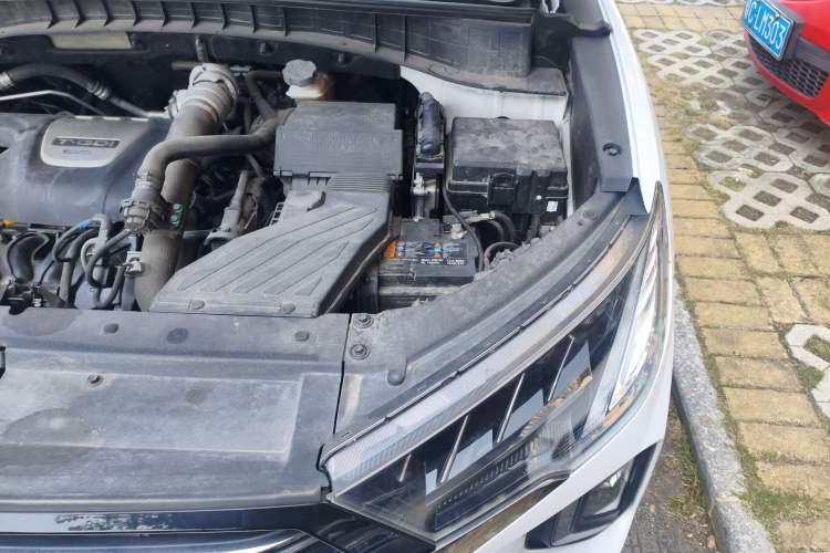 Used Hyundai Tucson 2020 280TGDi Two-Wheel-Drive GLS Fashion Edition China VI Standard Engine Bay Left