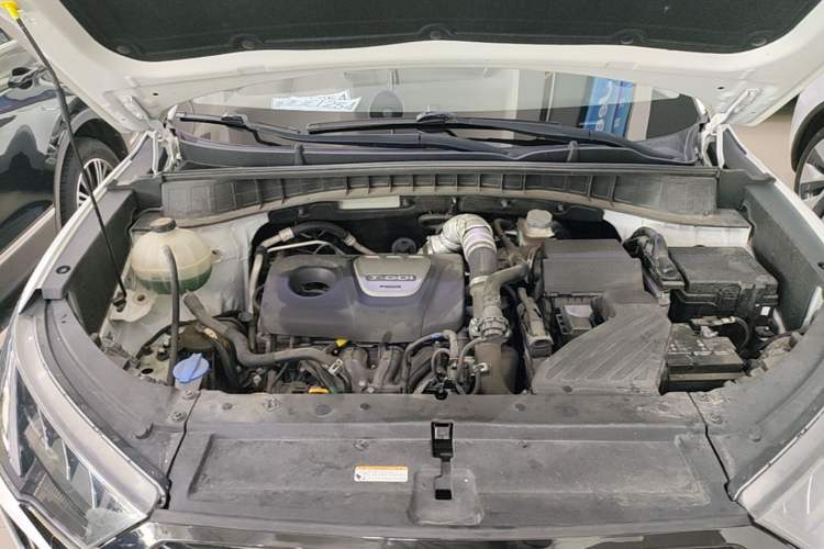 Used Hyundai Tucson 2020 280TGDi Two-Wheel-Drive GLS Fashion Edition China VI Standard Engine Bay