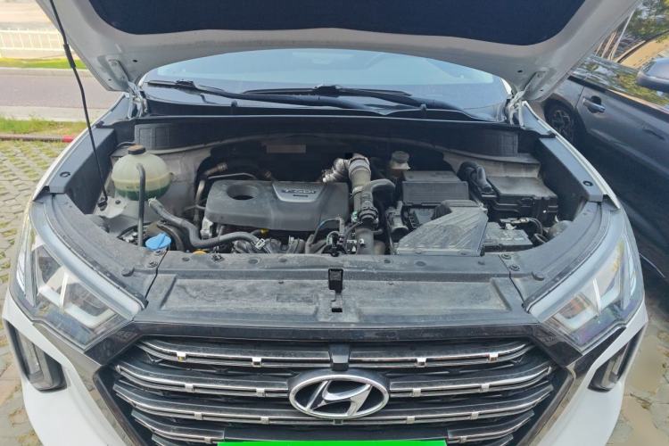 Used Hyundai Tucson 2020 280TGDi Two-Wheel-Drive GLS Smart Connectivity Version China VI Standard Engine Bay