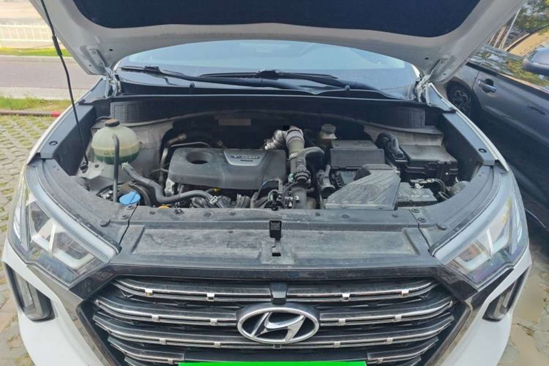 Used Hyundai Tucson 2020 280TGDi Two-Wheel-Drive GLS Smart Connectivity Version China VI Standard Engine Bay