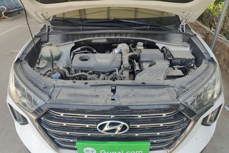 Used Hyundai Tucson 2020 280TGDi Two-Wheel-Drive GLS Fashion Edition China VI Standard Engine Bay