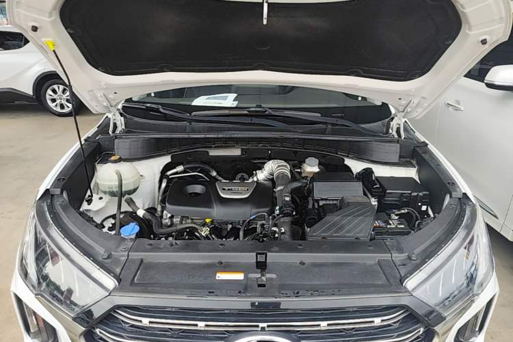 Used Hyundai Tucson 2020 280TGDi Two-Wheel-Drive GLS Fashion Edition China VI Standard Engine Bay