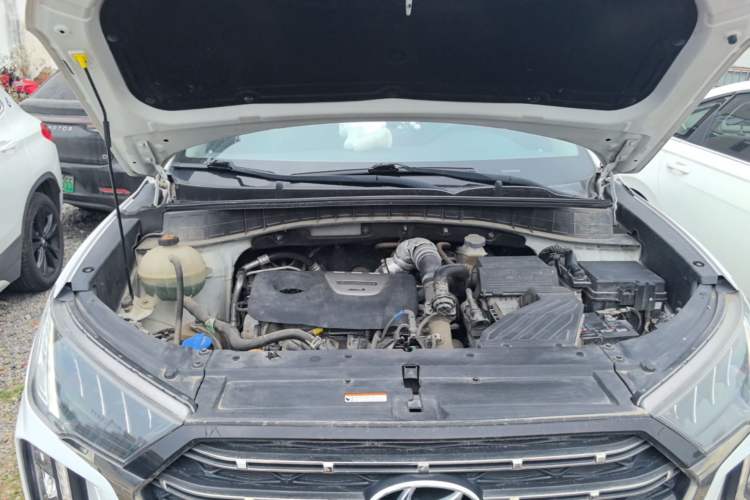 Used Hyundai Tucson 2020 280TGDi Two-Wheel-Drive GLS Fashion Edition China VI Standard Engine Bay