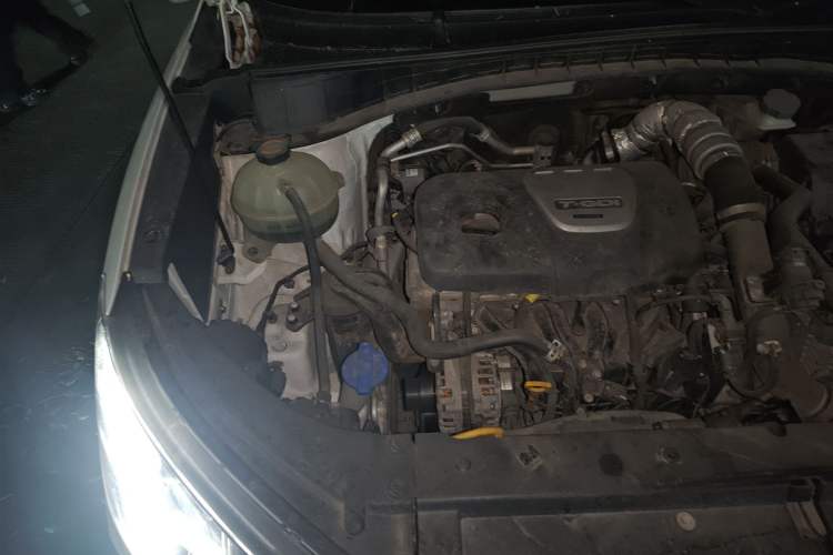 Used Hyundai Tucson 2020 280TGDi Two-Wheel-Drive GLS Smart Connectivity Version China VI Standard Engine Bay Right