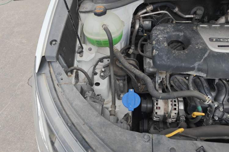 Used Hyundai Tucson 2020 280TGDi Two-Wheel-Drive GLS Fashion Edition China VI Standard Engine Bay Right