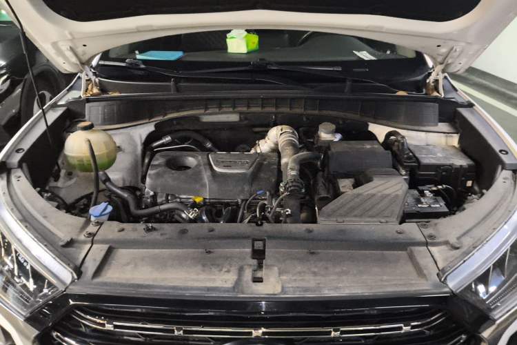 Used Hyundai Tucson 2020 280TGDi Two-Wheel-Drive GLS Fashion Edition China VI Standard Engine Bay