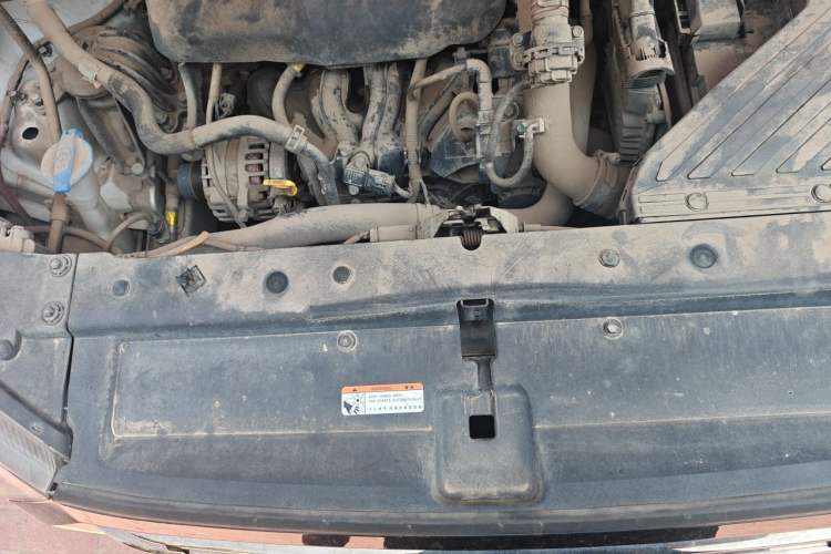 Used Hyundai Tucson 2020 280TGDi Two-Wheel-Drive GLS Fashion Edition China VI Standard Engine Bay