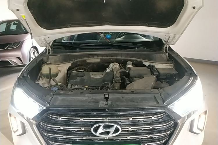 Used Hyundai Tucson 2020 280TGDi Two-Wheel-Drive GLS Fashion Edition China VI Standard Engine Bay
