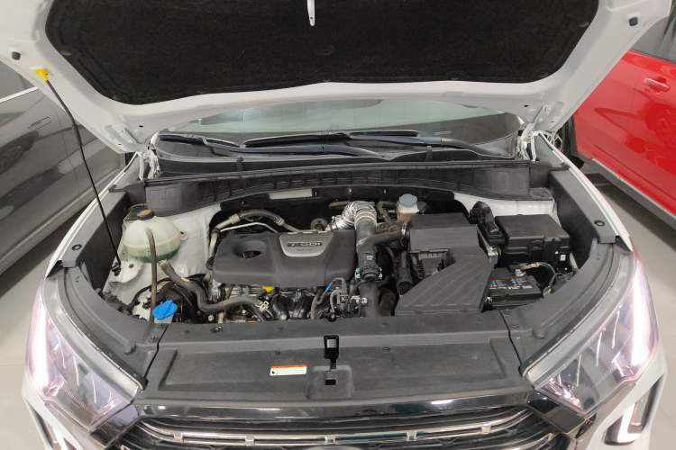 Used Hyundai Tucson 2020 280TGDi Two-Wheel-Drive GLS Fashion Edition China VI Standard Engine Bay