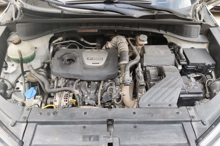 Used Hyundai Tucson 2020 280TGDi Two-Wheel-Drive GLS Smart Connectivity Version China VI Standard Engine Bay