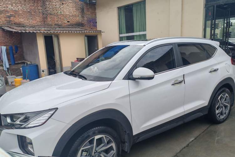Used Hyundai Tucson 2020 280TGDi Two-Wheel-Drive GLS Smart Connectivity Version China VI Standard Exterior 1