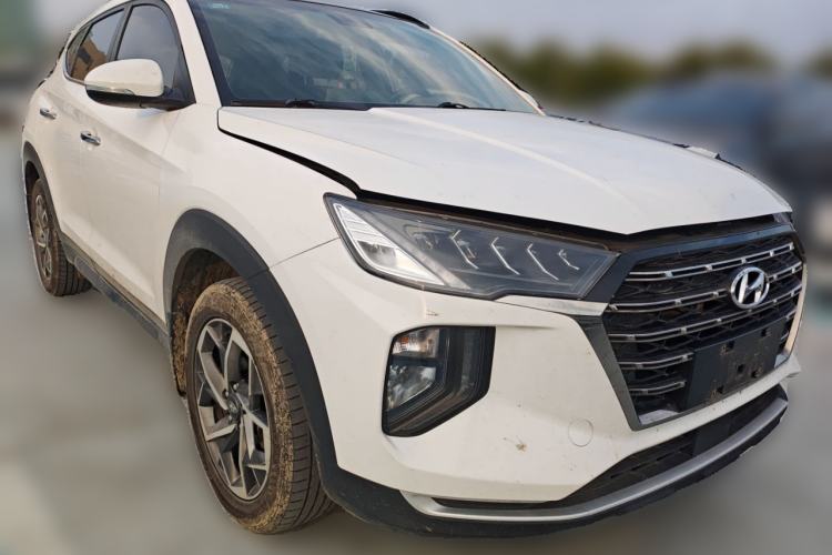 Used Hyundai Tucson 2020 280TGDi Two-Wheel-Drive GLS Fashion Edition China VI Standard Front Right 45 Deg