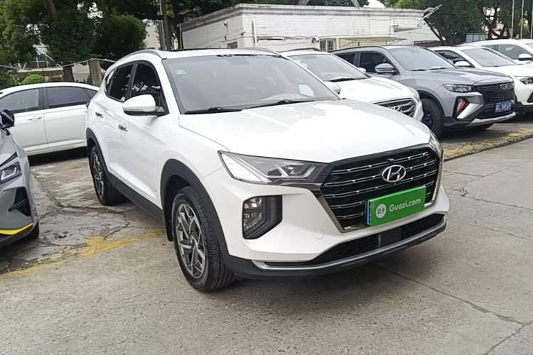 Used Hyundai Tucson 2020 280TGDi Two-Wheel-Drive GLS Smart Connectivity Version China VI Standard Front Right 45 Deg