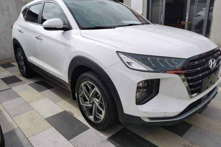 Used Hyundai Tucson 2020 280TGDi Two-Wheel-Drive GLS Fashion Edition China VI Standard Front Right 45 Deg