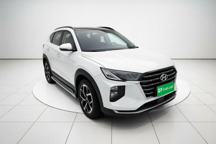 Used Hyundai Tucson 2020 280TGDi Two-Wheel-Drive GLS Fashion Edition China VI Standard Front Right 45 Deg