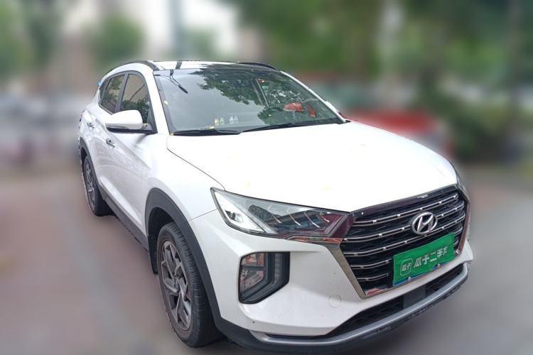 Used Hyundai Tucson 2020 280TGDi Two-Wheel-Drive GLS Fashion Edition China VI Standard Front Right 45 Deg