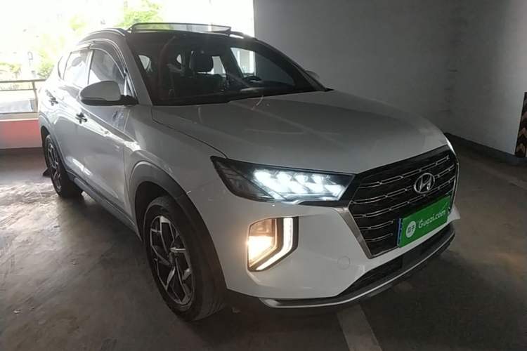 Used Hyundai Tucson 2020 280TGDi Two-Wheel-Drive GLS Fashion Edition China VI Standard Front Right 45 Deg