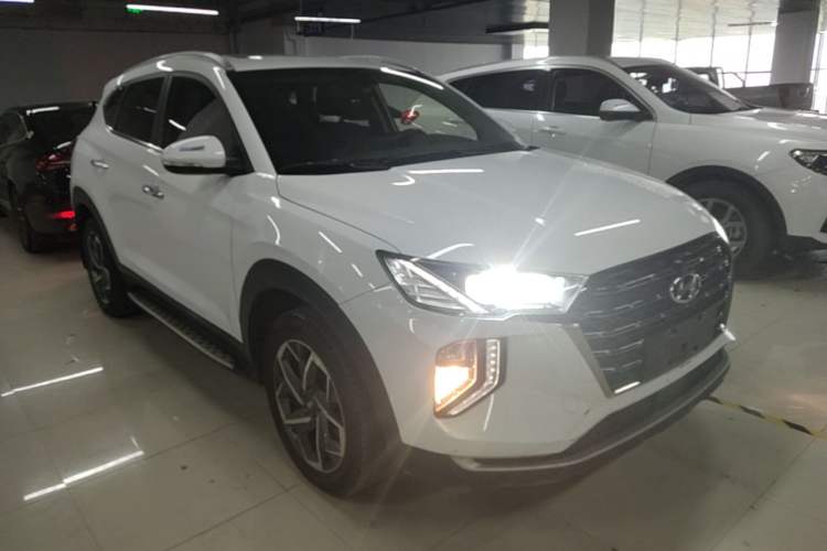 Used Hyundai Tucson 2020 280TGDi Two-Wheel-Drive GLS Smart Connectivity Version China VI Standard Front Right 45 Deg