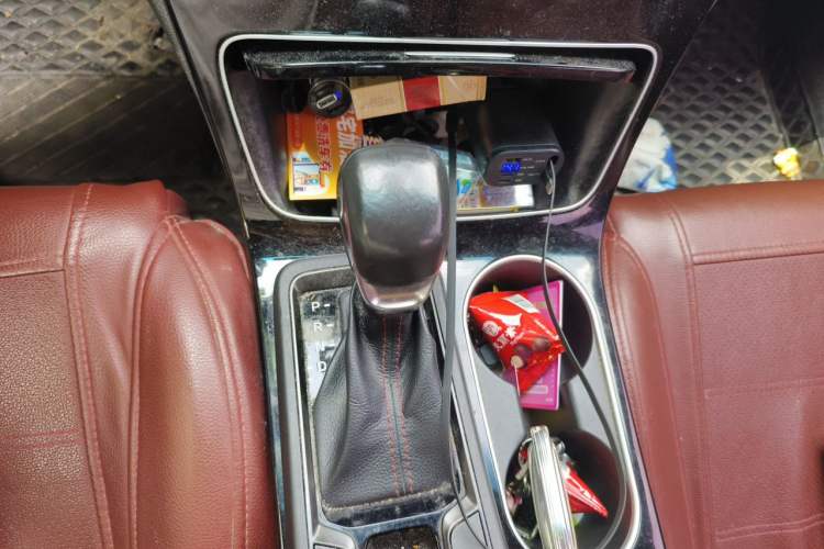 Used Hyundai Tucson 2020 280TGDi Two-Wheel-Drive GLS Fashion Edition China VI Standard Gear Lever