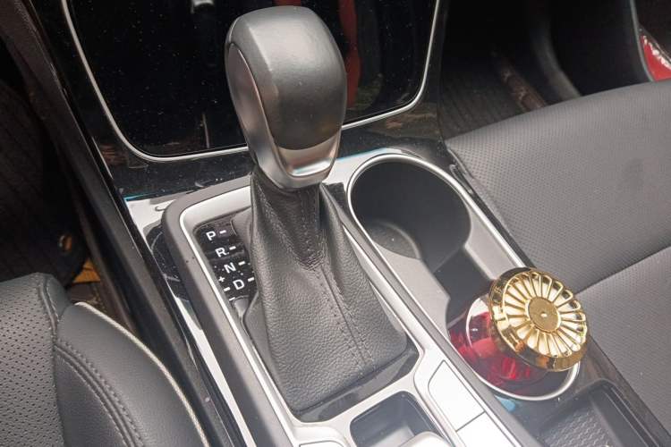 Used Hyundai Tucson 2020 280TGDi Two-Wheel-Drive GLS Fashion Edition China VI Standard Gear Lever