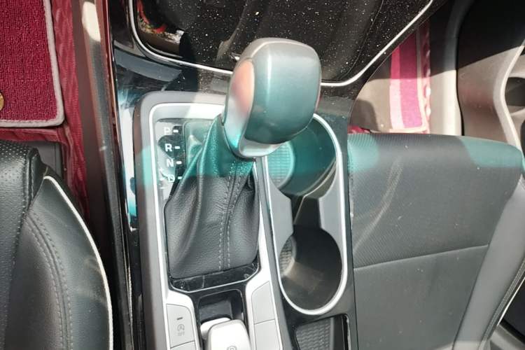 Used Hyundai Tucson 2020 280TGDi Two-Wheel-Drive GLS Fashion Edition China VI Standard Gear Lever