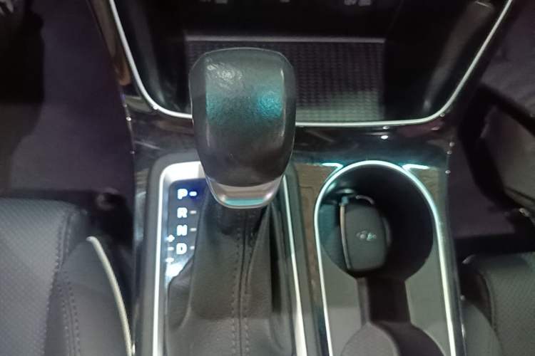Used Hyundai Tucson 2020 280TGDi Two-Wheel-Drive GLS Fashion Edition China VI Standard Gear Lever
