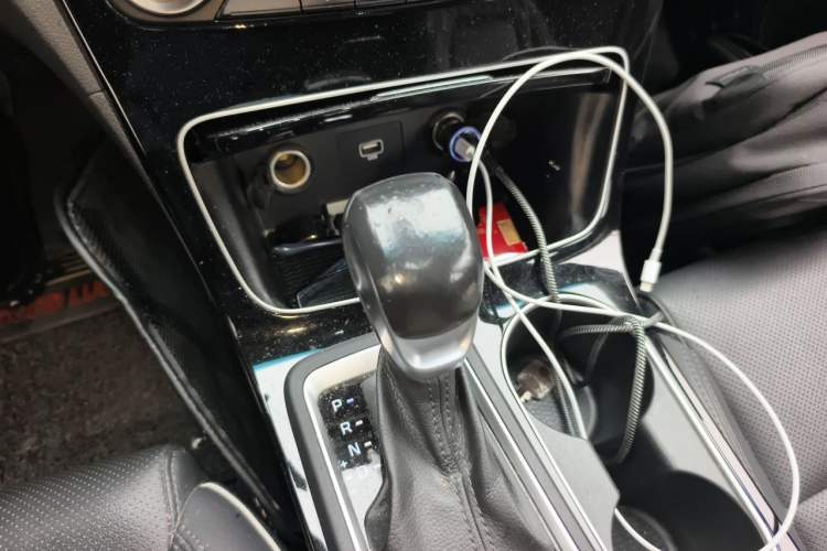 Used Hyundai Tucson 2020 280TGDi Dual-Clutch Two-Wheel Drive Fashion Edition China V Standard Gear Lever
