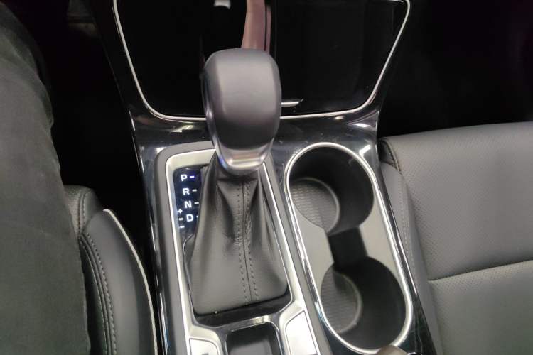 Used Hyundai Tucson 2020 280TGDi Two-Wheel-Drive GLS Fashion Edition China VI Standard Gear Lever