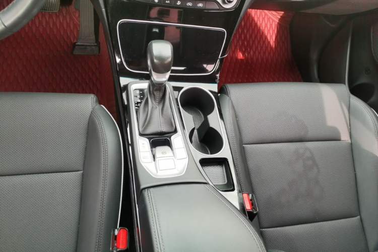 Used Hyundai Tucson 2020 280TGDi Two-Wheel-Drive GLS Fashion Edition China VI Standard Gear Lever