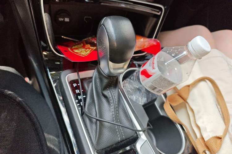 Used Hyundai Tucson 2020 280TGDi Two-Wheel-Drive GLS Fashion Edition China VI Standard Gear Lever