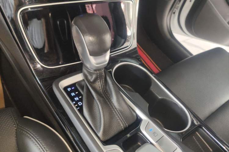 Used Hyundai Tucson 2020 280TGDi Two-Wheel-Drive GLS Smart Connectivity Version China VI Standard Gear Lever