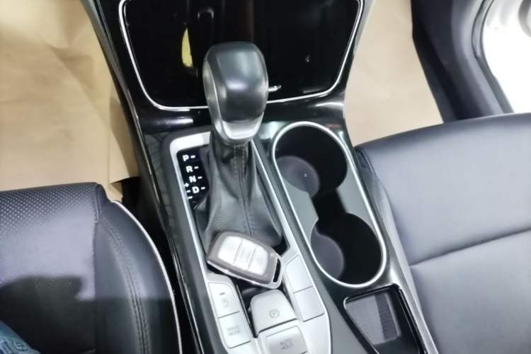 Used Hyundai Tucson 2020 280TGDi Two-Wheel-Drive GLS Fashion Edition China VI Standard Gear Lever