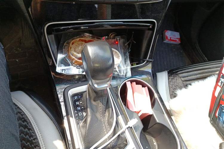 Used Hyundai Tucson 2020 280TGDi Two-Wheel-Drive GLS Smart Connectivity Version China VI Standard Gear Lever