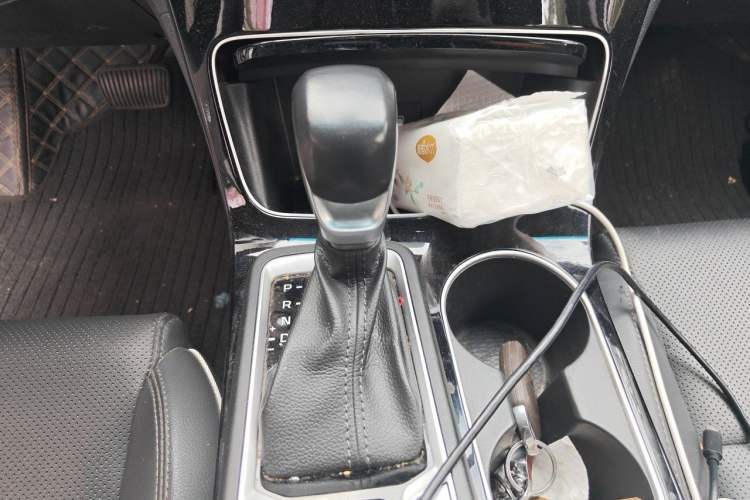 Used Hyundai Tucson 2020 280TGDi Two-Wheel-Drive GLS Fashion Edition China VI Standard Gear Lever