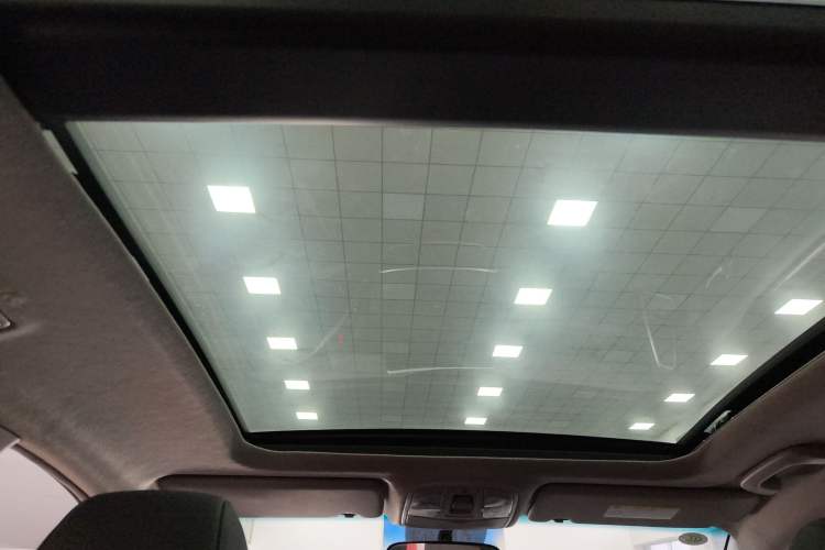 Used Hyundai Tucson 2020 280TGDi Two-Wheel-Drive GLS Fashion Edition China VI Standard Headliner