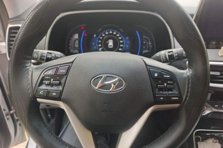 Used Hyundai Tucson 2020 280TGDi Two-Wheel-Drive GLS Fashion Edition China VI Standard Instrument Cluster