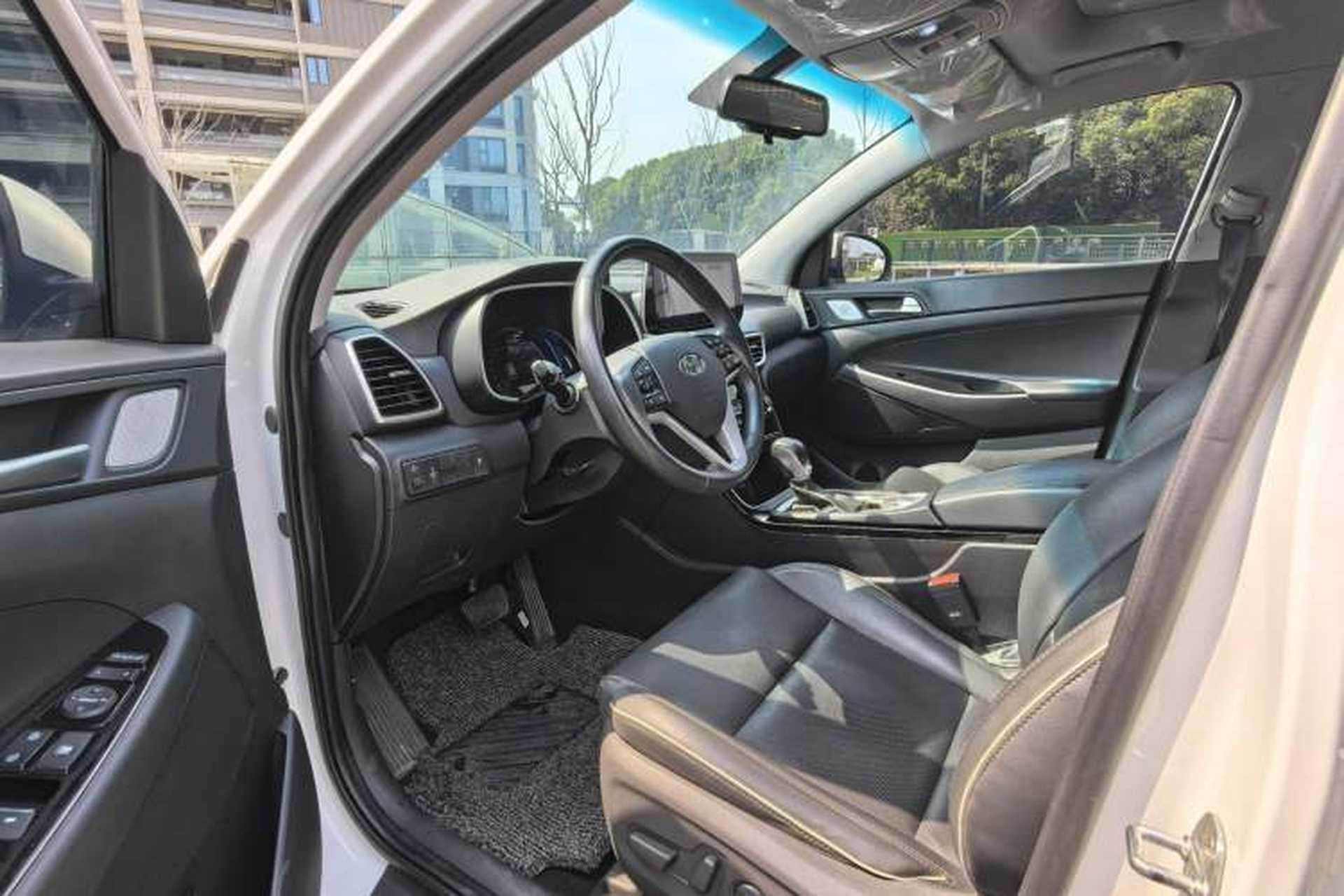Used Hyundai Tucson 2020 280TGDi Two-Wheel-Drive GLS Smart Connectivity Version China VI Standard Interior 1