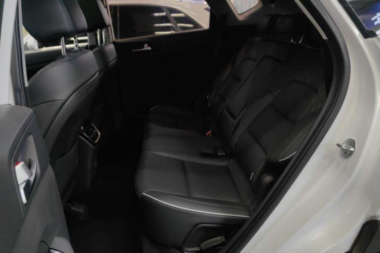 Used Hyundai Tucson 2020 280TGDi Two-Wheel-Drive GLS Fashion Edition China VI Standard Interior 1