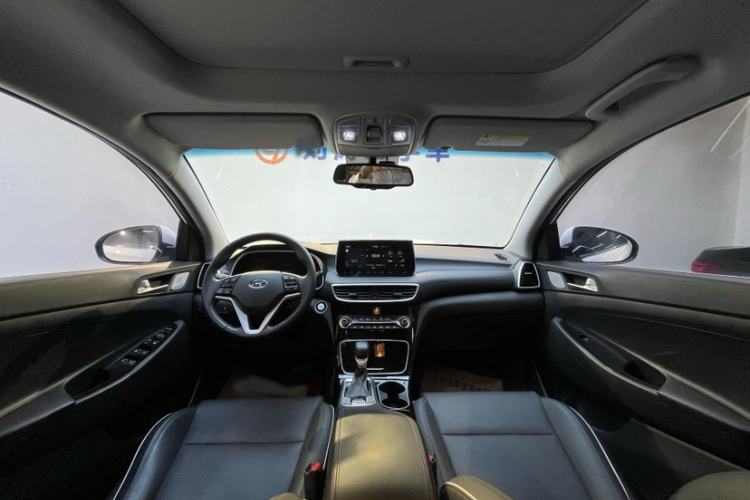 Used Hyundai Tucson 2020 280TGDi Two-Wheel-Drive GLS Smart Connectivity Version China VI Standard Interior 1