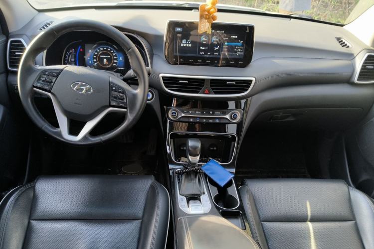 Used Hyundai Tucson 2020 280TGDi Two-Wheel-Drive GLS Fashion Edition China VI Standard Interior 2