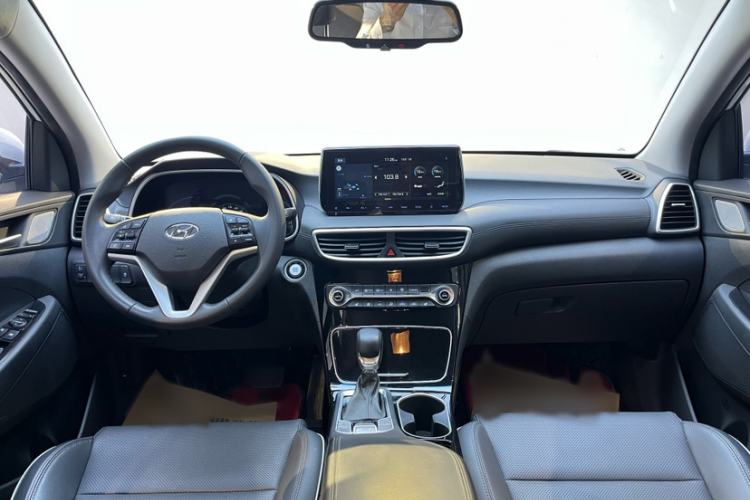 Used Hyundai Tucson 2020 280TGDi Two-Wheel-Drive GLS Smart Connectivity Version China VI Standard Interior 2